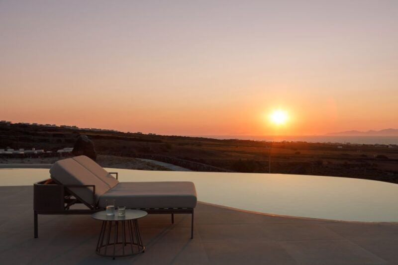 oia-retreat-infinity-pool-ticket-with-sea-and-sunset-views