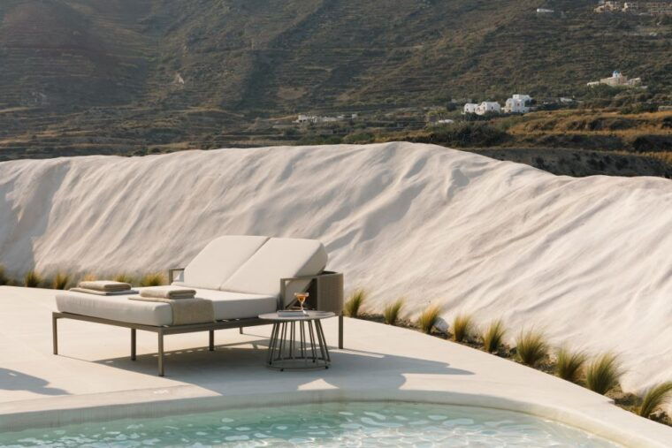 oia-retreat-infinity-pool-ticket-with-sea-and-sunset-views