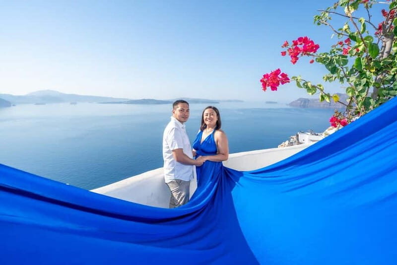 Oia: Santorini Photoshoot with Flying Dress Rental Option - FAQs