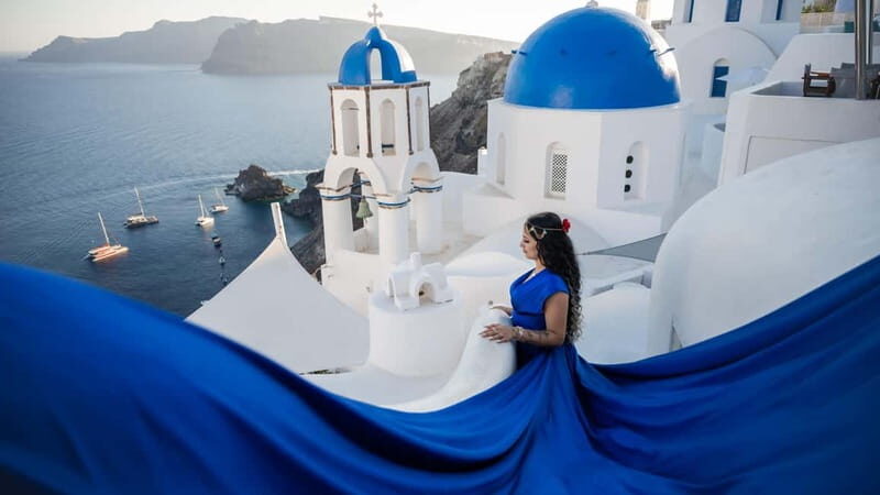 Oía: Santorini Professional Photoshoot with Edited Photos - How to Make the Most of Your Photoshoot