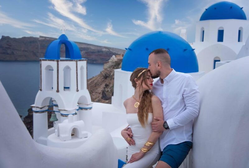 oia-santorini-professional-photoshoot-with-edited-photos