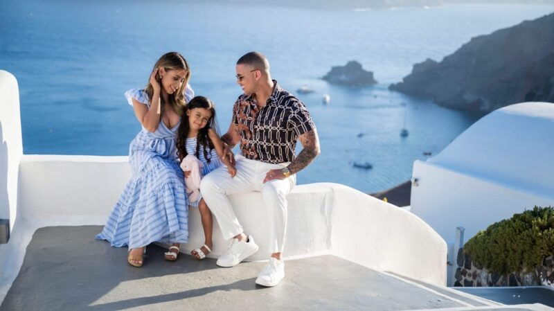 oia-santorini-professional-photoshoot-with-edited-photos