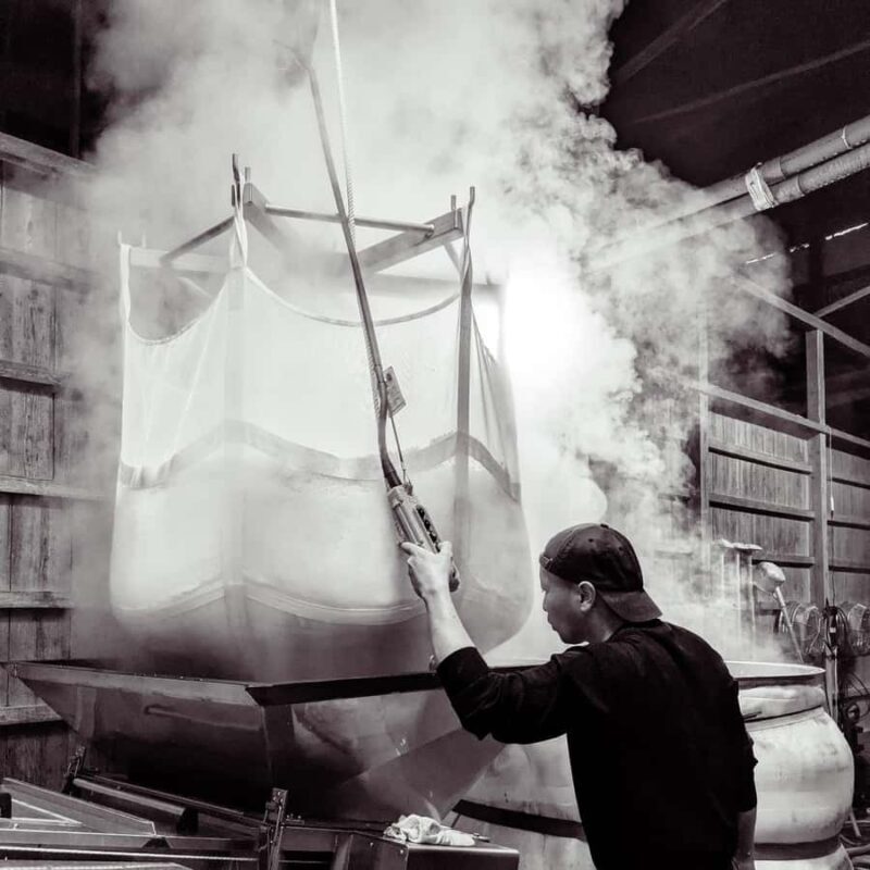 Oita : Komatsu Shuzojo Sake Brewery Tour and Tasting - Key Points