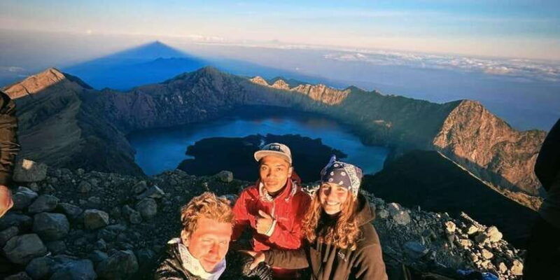 oke-rinjani-2-day-trek-with-summit-sunrise