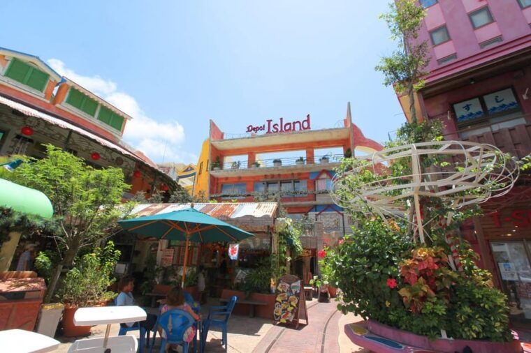 okinawa-aquarium-kouri-island-american-village-bus-tour