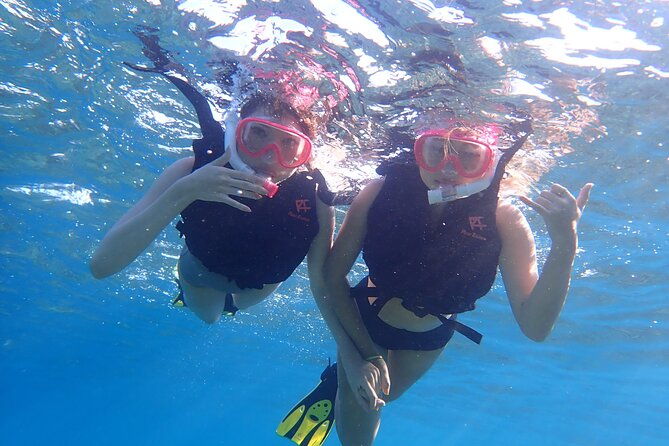 okinawa-iriomote-snorkeling-tour-at-coral-island