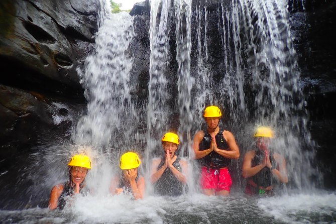 okinawa-iriomote-splash-canyoning-and-yubu-island-sightseeing