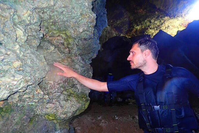 okinawa-ishigaki-blue-cave-snorkeling-tour