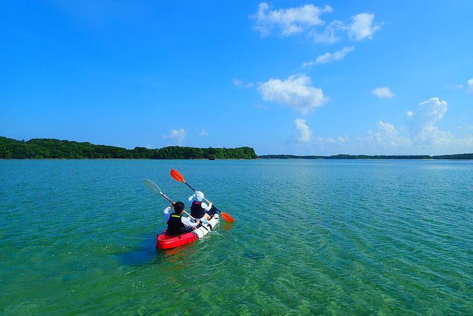 okinawa-ishigaki-kabira-bay-sup-or-canoe-and-blue-cave-snorkeling