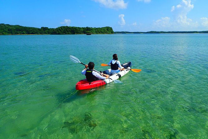 okinawa-ishigaki-kabira-bay-sup-or-canoe-tour