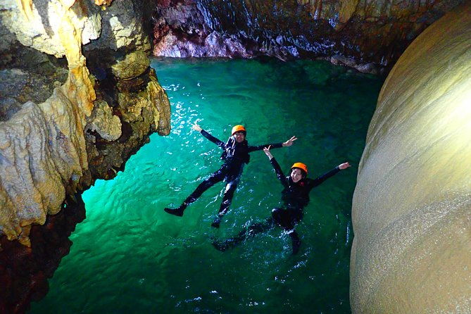 okinawa-miyako-mysterious-ryugu-miyagi-exploring-pumpkin-limestone-caving