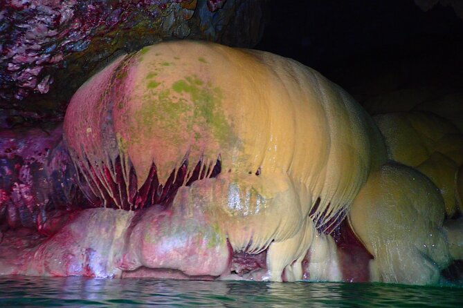 okinawa-miyako-mysterious-ryugu-miyagi-exploring-pumpkin-limestone-caving