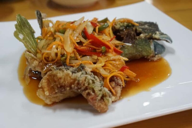 Okinawa: Private Night Izakaya Tour With Photo (4hours) - A Deeper Look at the Private Night Izakaya Tour