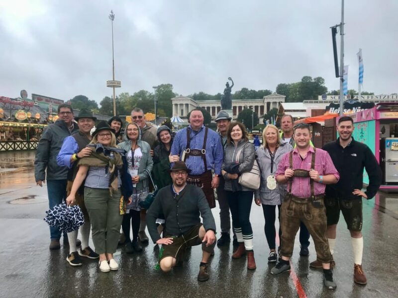 oktoberfest-tour-and-table-reservation-at-a-major-tent