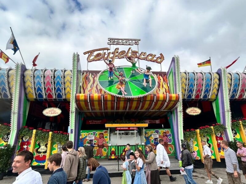 oktoberfest-tour-and-table-reservation-at-a-major-tent