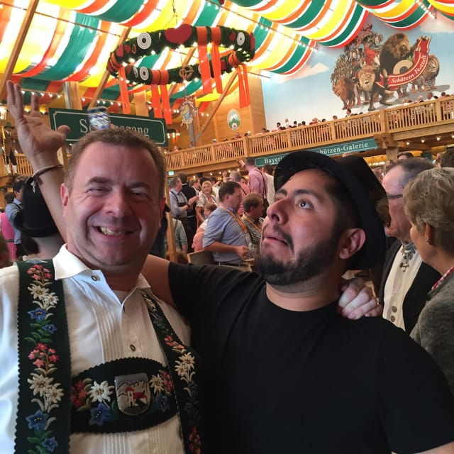 oktoberfest-tour-and-table-reservation-at-a-major-tent