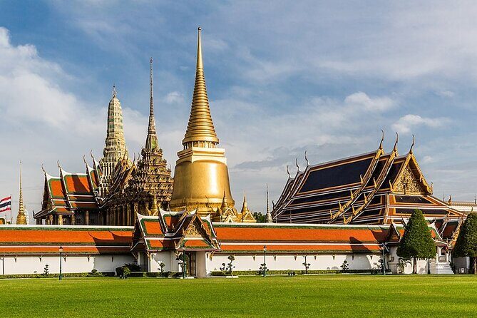 Old Bangkok Royal Palace and Temples with China Town - FAQ