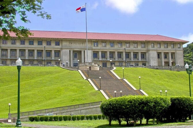 old-canal-zone-private-tour-miraflores-locks-bases-and-museum