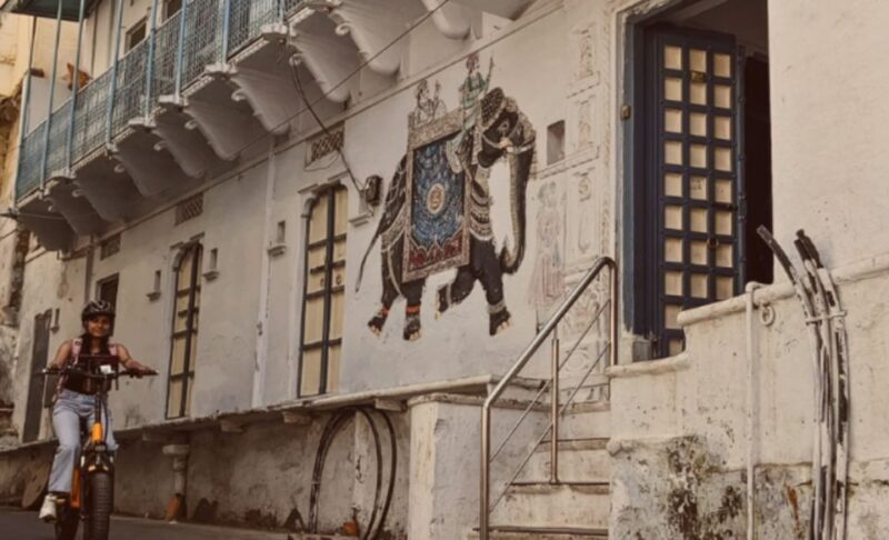 Old City Street Photography E-bike Tour - Exploring the Udaipur Old City on E-bikes