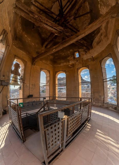 old-collegiate-church-of-san-patricio-audio-guided-visit