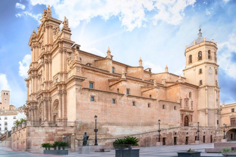 old-collegiate-church-of-san-patricio-audio-guided-visit