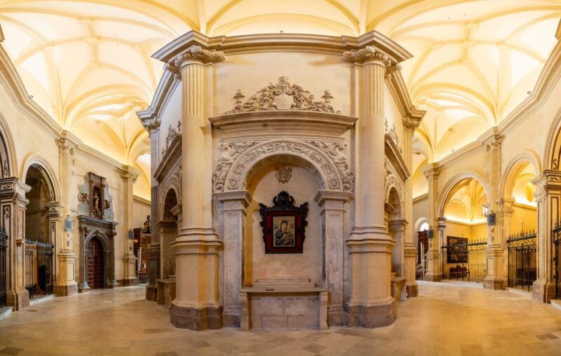 old-collegiate-church-of-san-patricio-audio-guided-visit