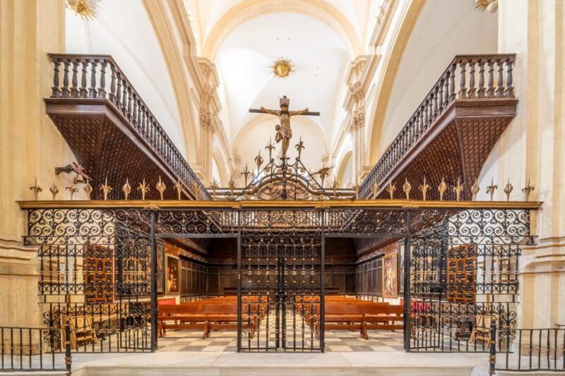 old-collegiate-church-of-san-patricio-audio-guided-visit