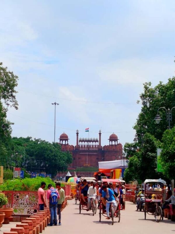 Old Delhi: Heritage Walk With Rikshaw Ride & Spice Market - Key Points