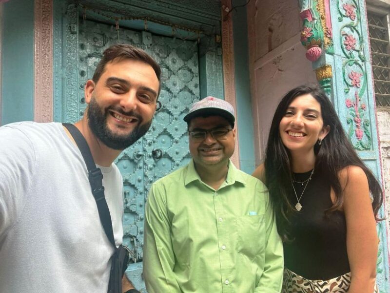 Old Delhi: Spices, Heritage and Bazaars Walking Tour - Heritage Houses and Old Neighborhoods