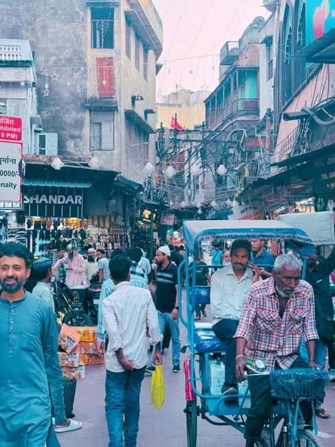 Old Delhi Temples and Spice Market Tour - Exploring Old Delhi: What to Expect from the Tour