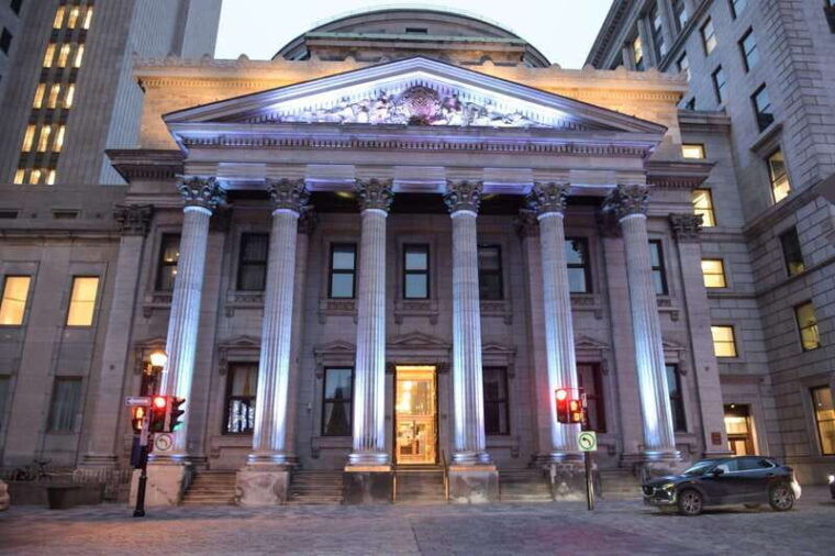 old-montreal-highlights-private-guided-walking-tour