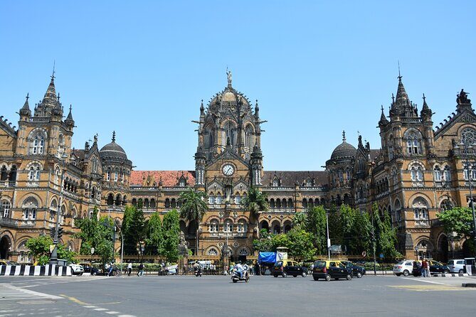 Old Mumbai Private Sightseeing Tour & Dharavi Slum with a Local - Who Should Consider This Tour?