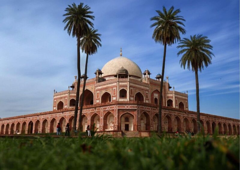 Old & New Delhi: Private Guided City Tour by Car with Snacks - Key Points