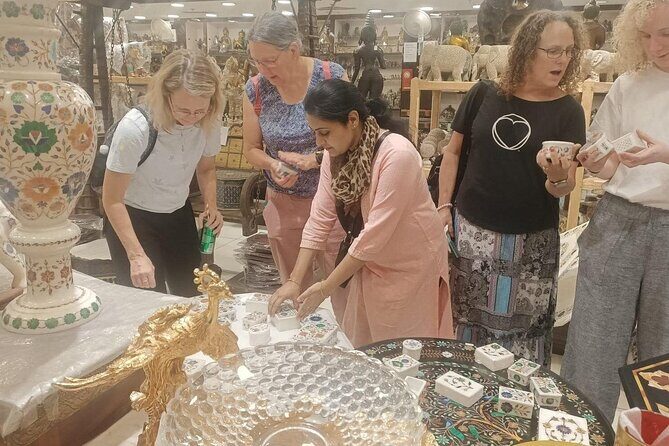 Old & New Delhi Private Tour - Female Guide & Rickshaw - Who Should Consider This Tour?