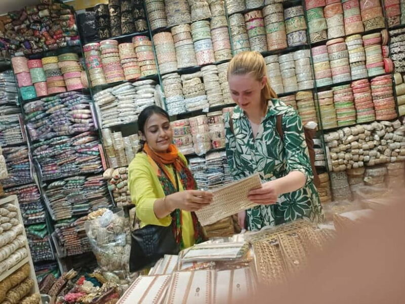 Old & New Delhi Shopping Tour with Female Consultant - Exploring Old Delhi: The Heartbeat of Traditional Markets