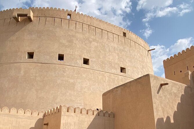 Old Nizwa and Akhdar Mountain with a local guide (private). - Who Should Consider This Tour?