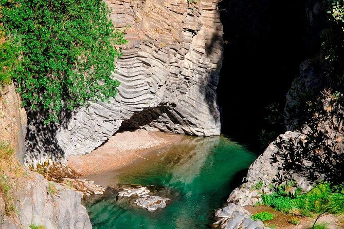 old-sicily-discovery-and-etna-wine-tasting-tour-from-taormina-2