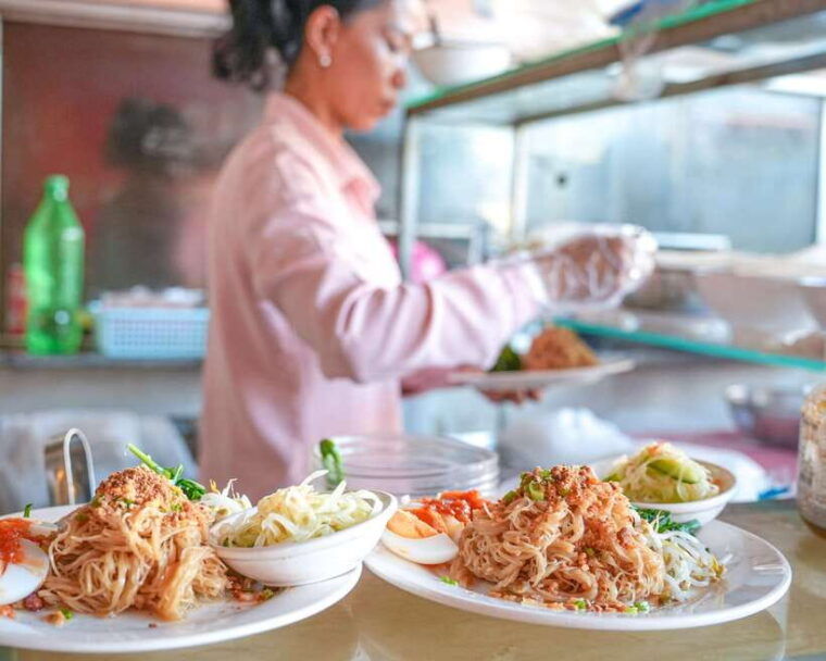 old-siem-reap-sunset-food-tour-by-tuk-tuk
