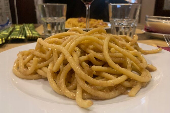 old-taverns-and-rialto-market-food-adventure-for-hungry-foodies