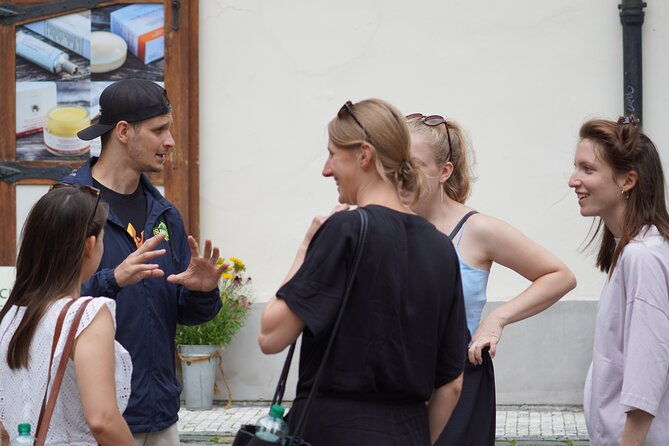 old-town-astronomical-clock-underground-tour-with-pragueway