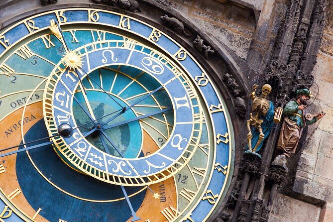 old-town-astronomical-clock-underground-tour-with-pragueway