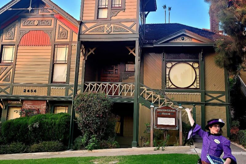 old-town-history-tour-a-walk-through-time