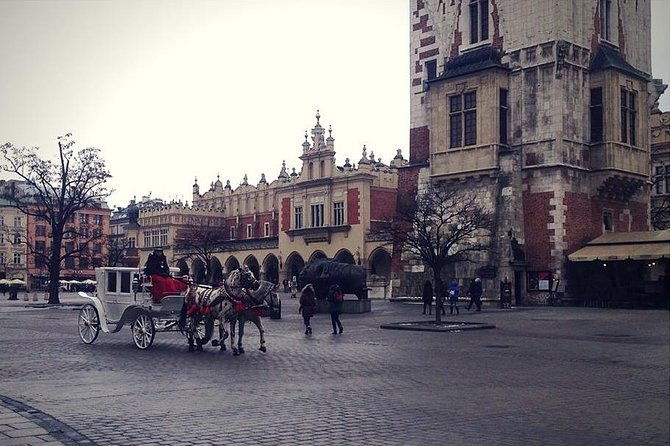 old-town-krakow-wawel-castle-walking-tour