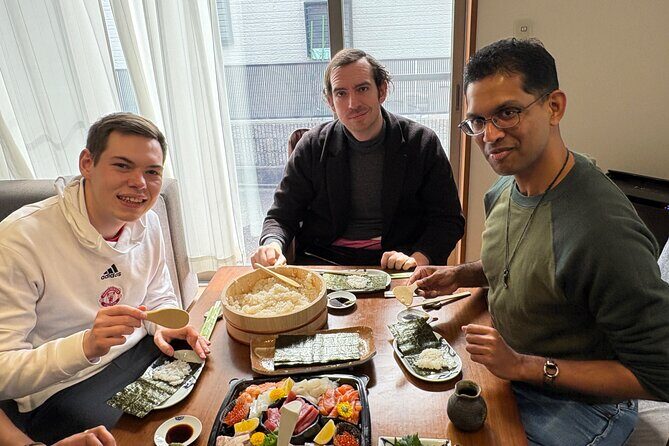 Old Town Nagata Tour with Sushi Roll Making - Key Points