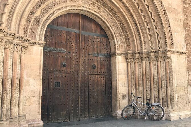 old-town-private-guided-tour-on-bike-e-bike-e-step-or-segway