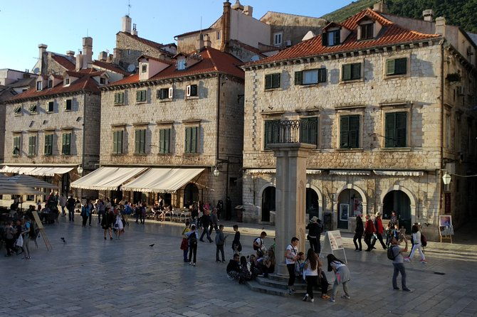 old-town-sights-history-small-group-tour