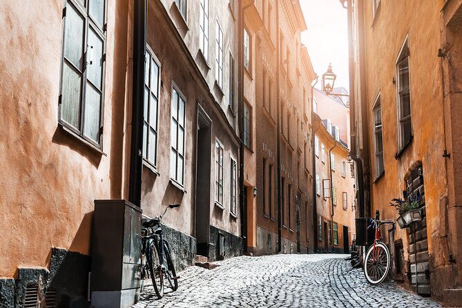 old-town-stockholm-gamla-stan-historic-walking-tour-small-group