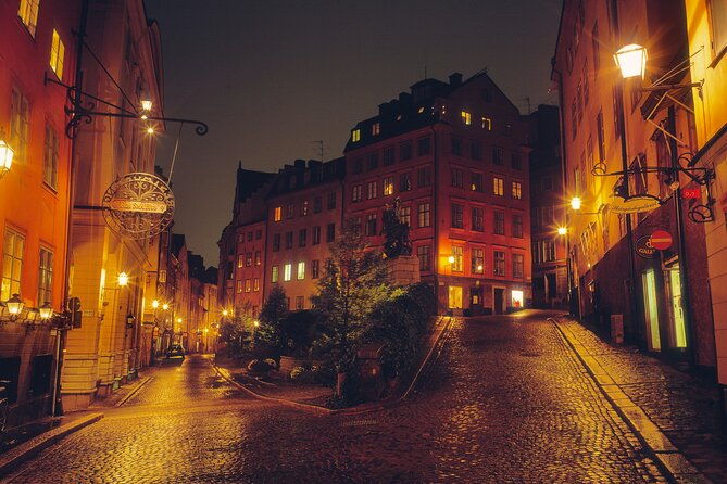 old-town-stockholm-gamla-stan-historic-walking-tour-small-group