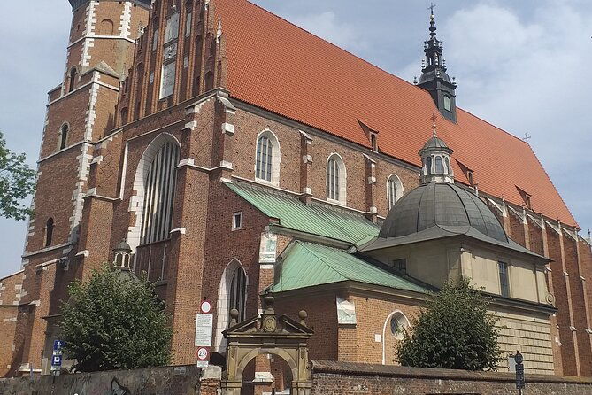 old-town-with-wawel-of-krakow-and-kazimierz