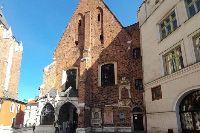 old-town-with-wawel-of-krakow-and-kazimierz
